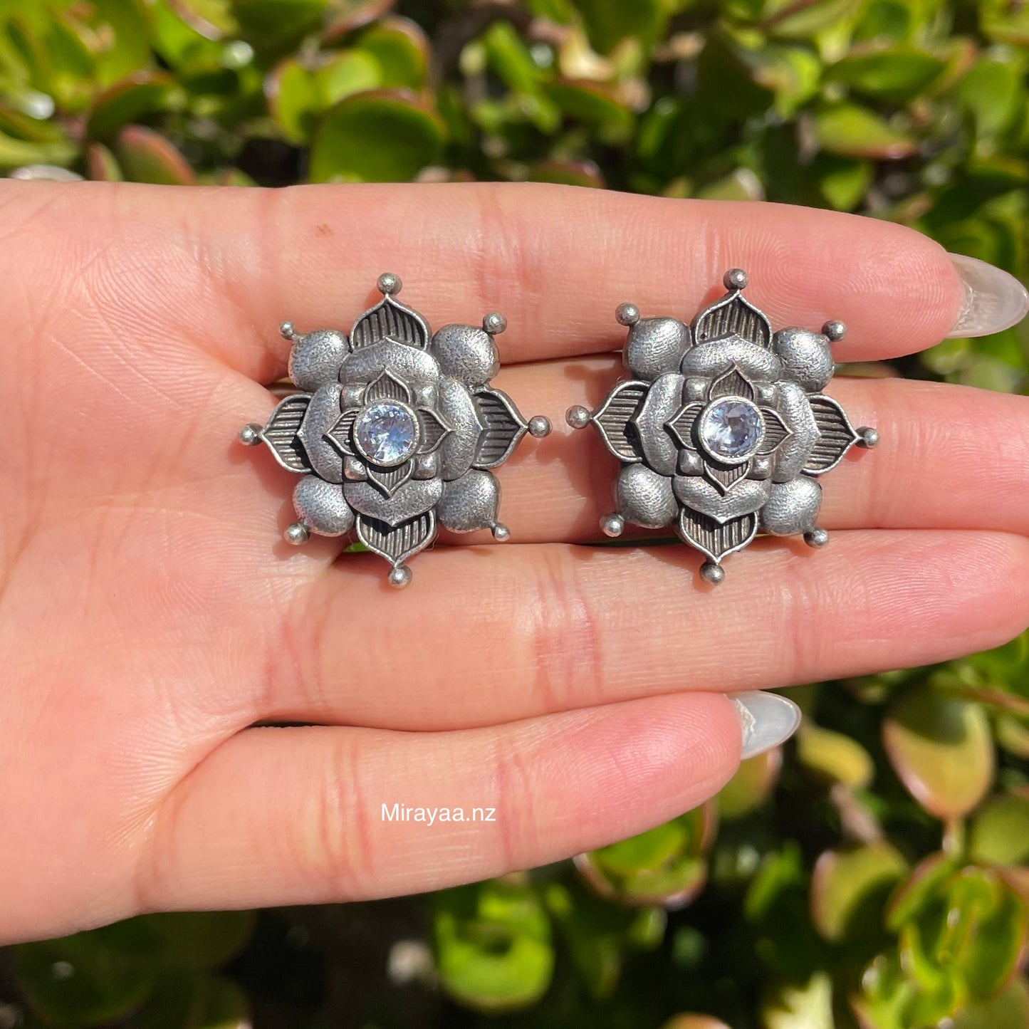 Sindhu Studs